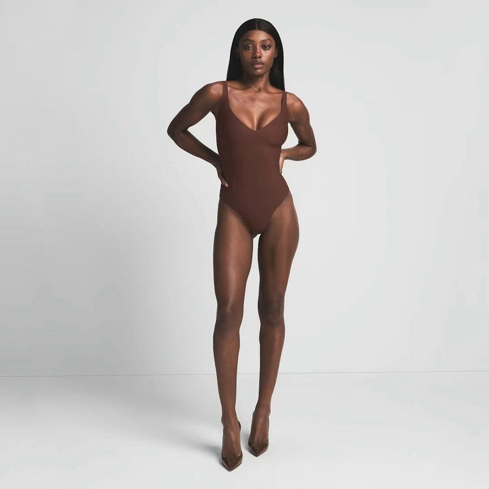Skims Body Unlined Plunge Bodysuit small  Cocoa New with tags